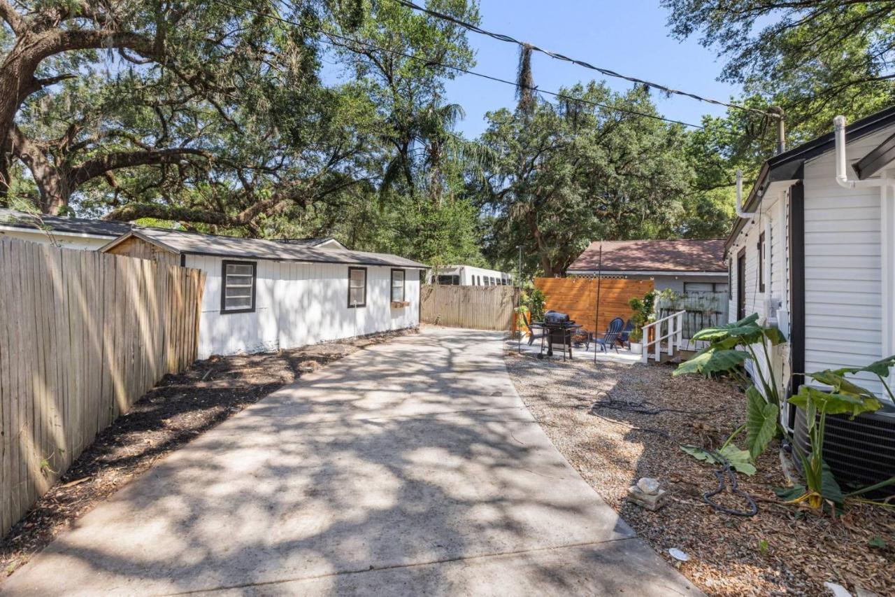 Treehouse Is A Quaint 2 Bedroom In An Up-And-Coming Part Of Town, Pet Friendly With Fenced Yard And Lounge Area That Is Close To Downtown Tampa Exterior photo