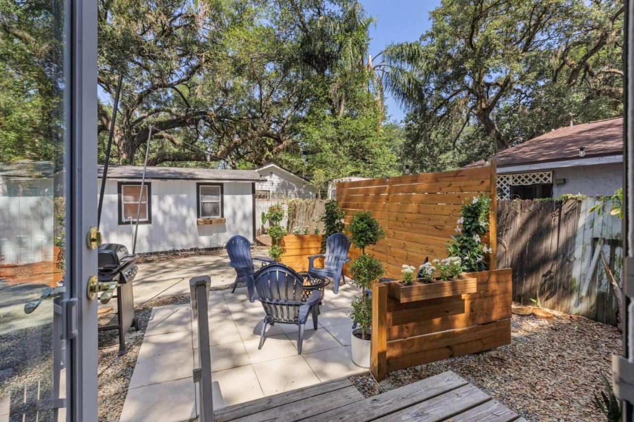 Treehouse Is A Quaint 2 Bedroom In An Up-And-Coming Part Of Town, Pet Friendly With Fenced Yard And Lounge Area That Is Close To Downtown Tampa Exterior photo