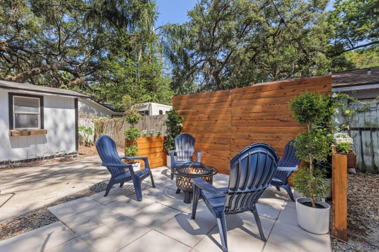 Treehouse Is A Quaint 2 Bedroom In An Up-And-Coming Part Of Town, Pet Friendly With Fenced Yard And Lounge Area That Is Close To Downtown Tampa Exterior photo